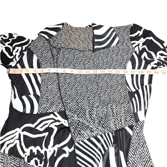 JOSEPH RIBKOFF Mesh Cardigan / Coverup / Long Line Jacket Black & White Sz 6 - Picture 7 of 11